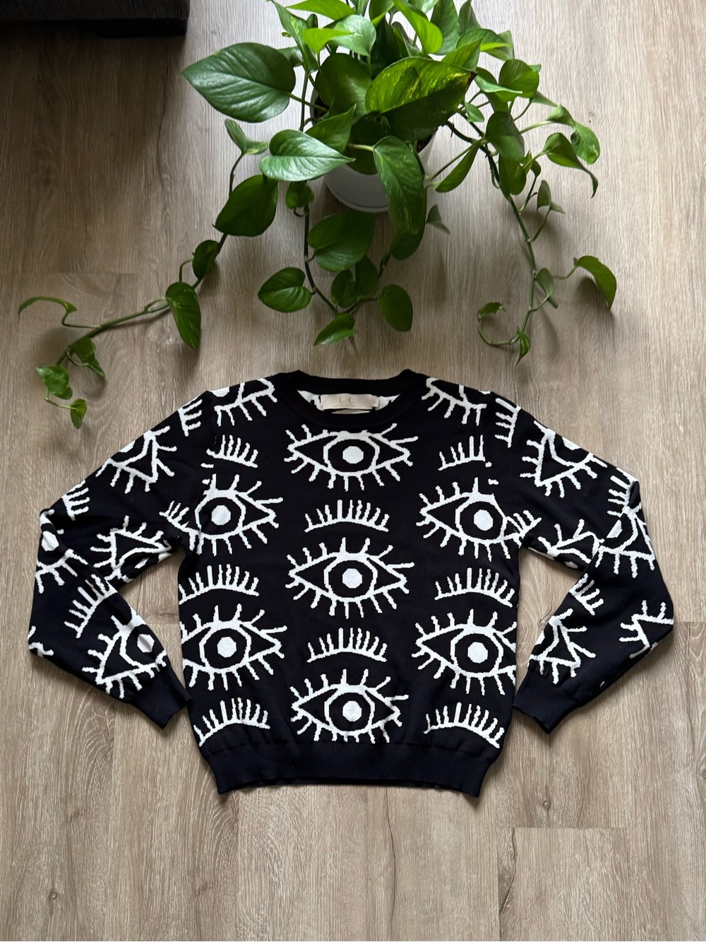 LC Lizette Collection Black All Seeing Eye Graphic Crewneck Sweater. Size S